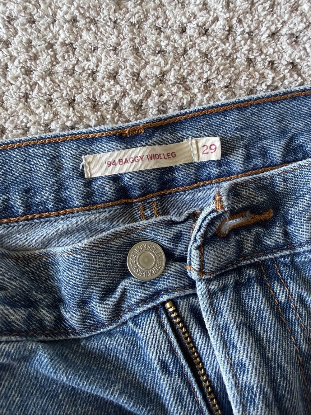 Levi's ‘94 Baggy Wide-Leg Jeans - Picture 4 of 4